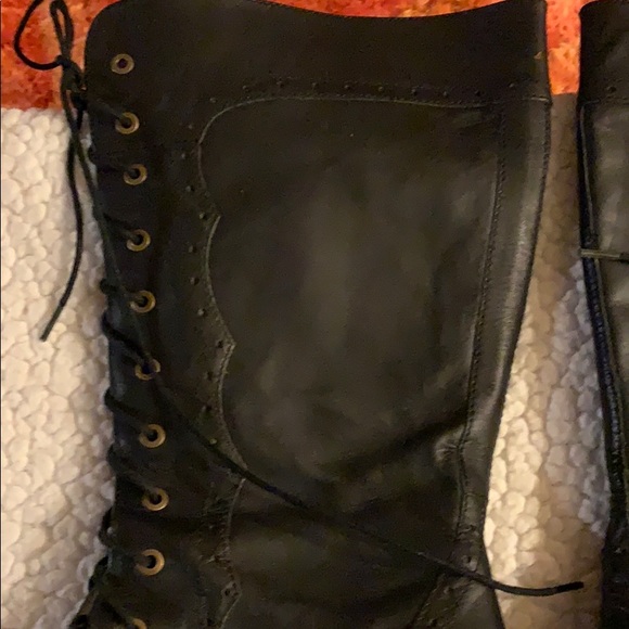 Black Boots - Picture 4 of 9